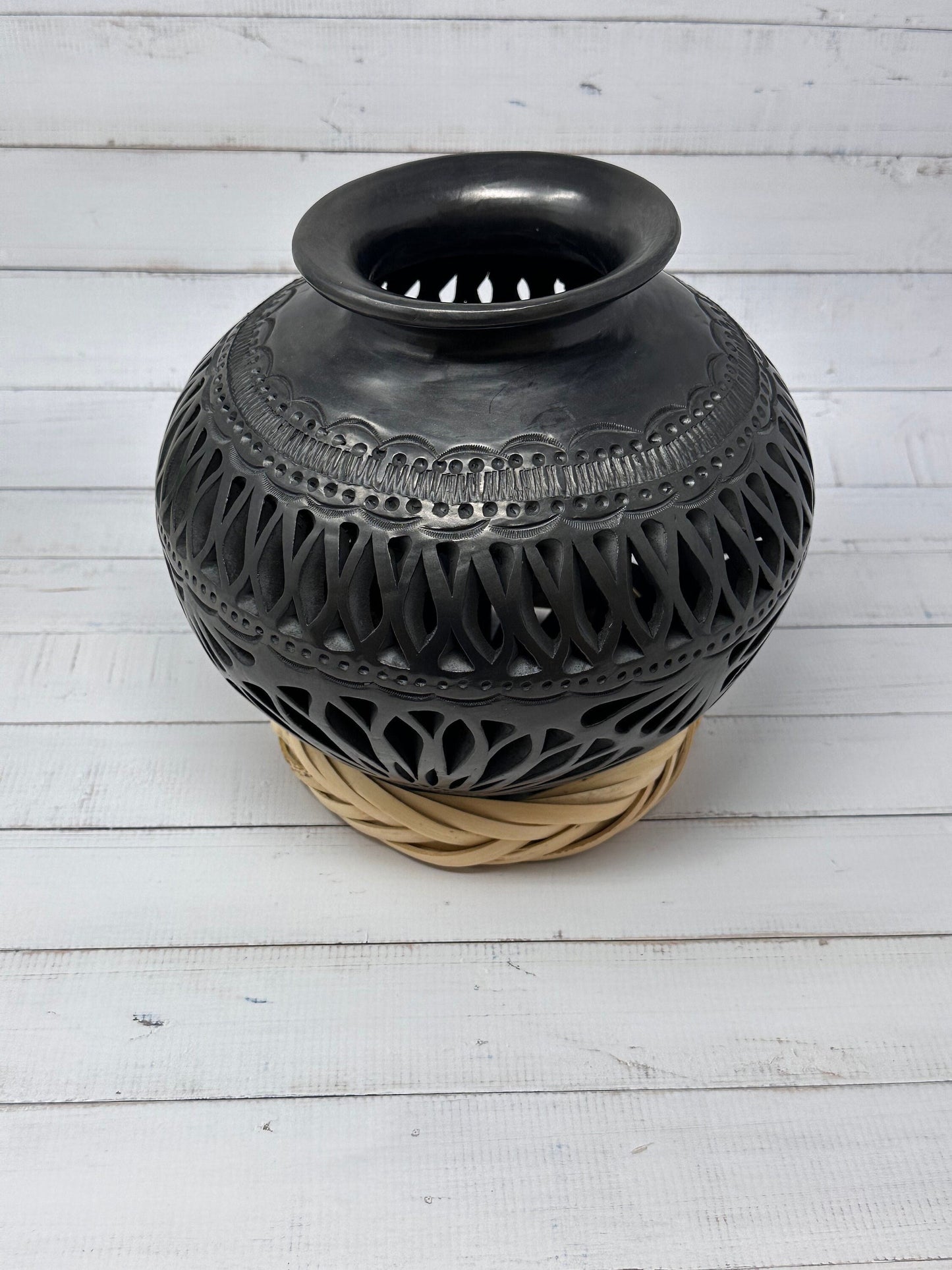 Jumbo Cantaro vase (Barro Negro/black clay)