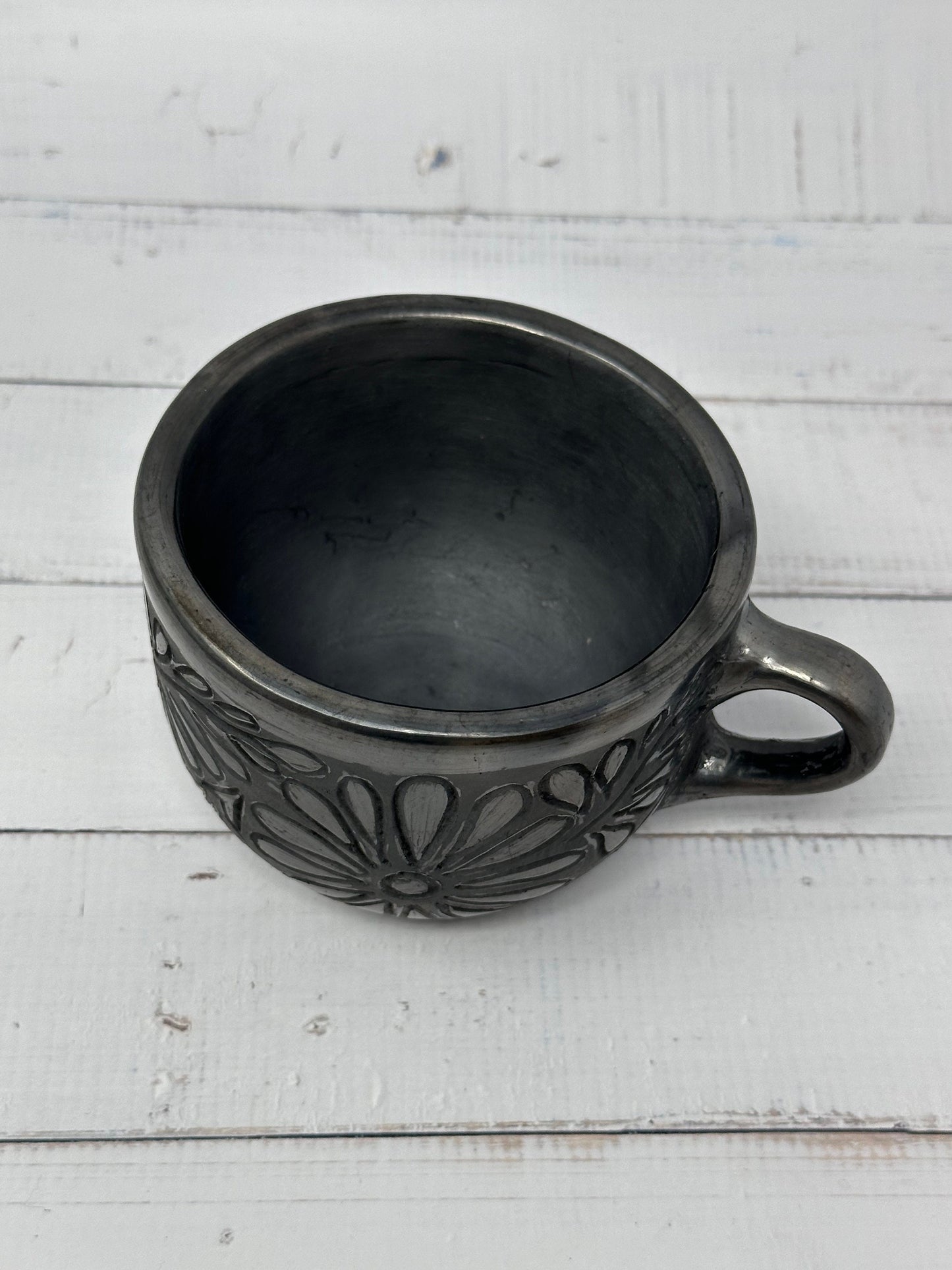 Taza grande con diseño (barro negro/black clay)