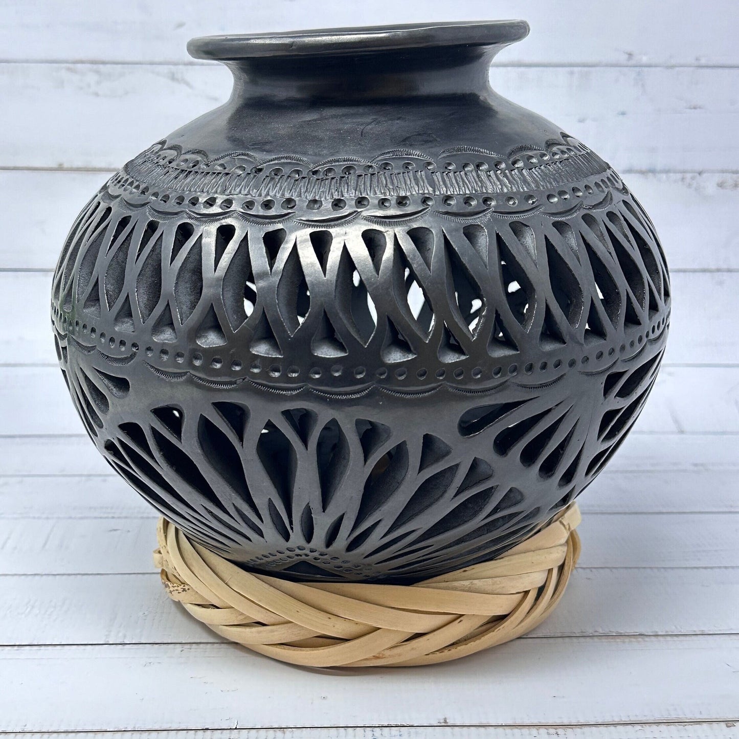 Jumbo Cantaro vase (Barro Negro/black clay)